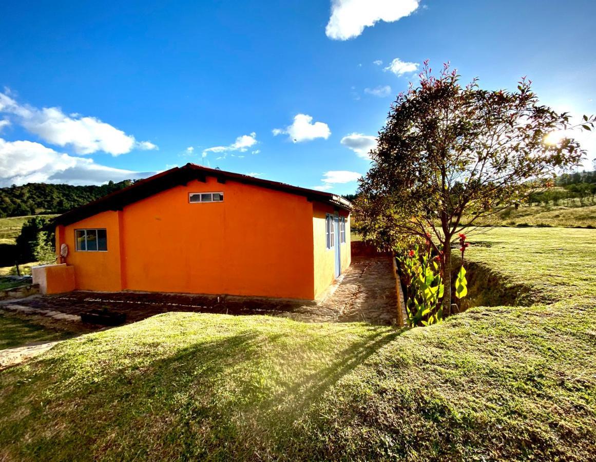 Sidarta Y Bella Casita De Campo Choconta